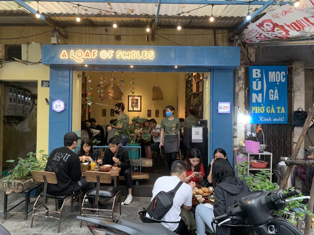 Bánh Mì 25, Hanoi
