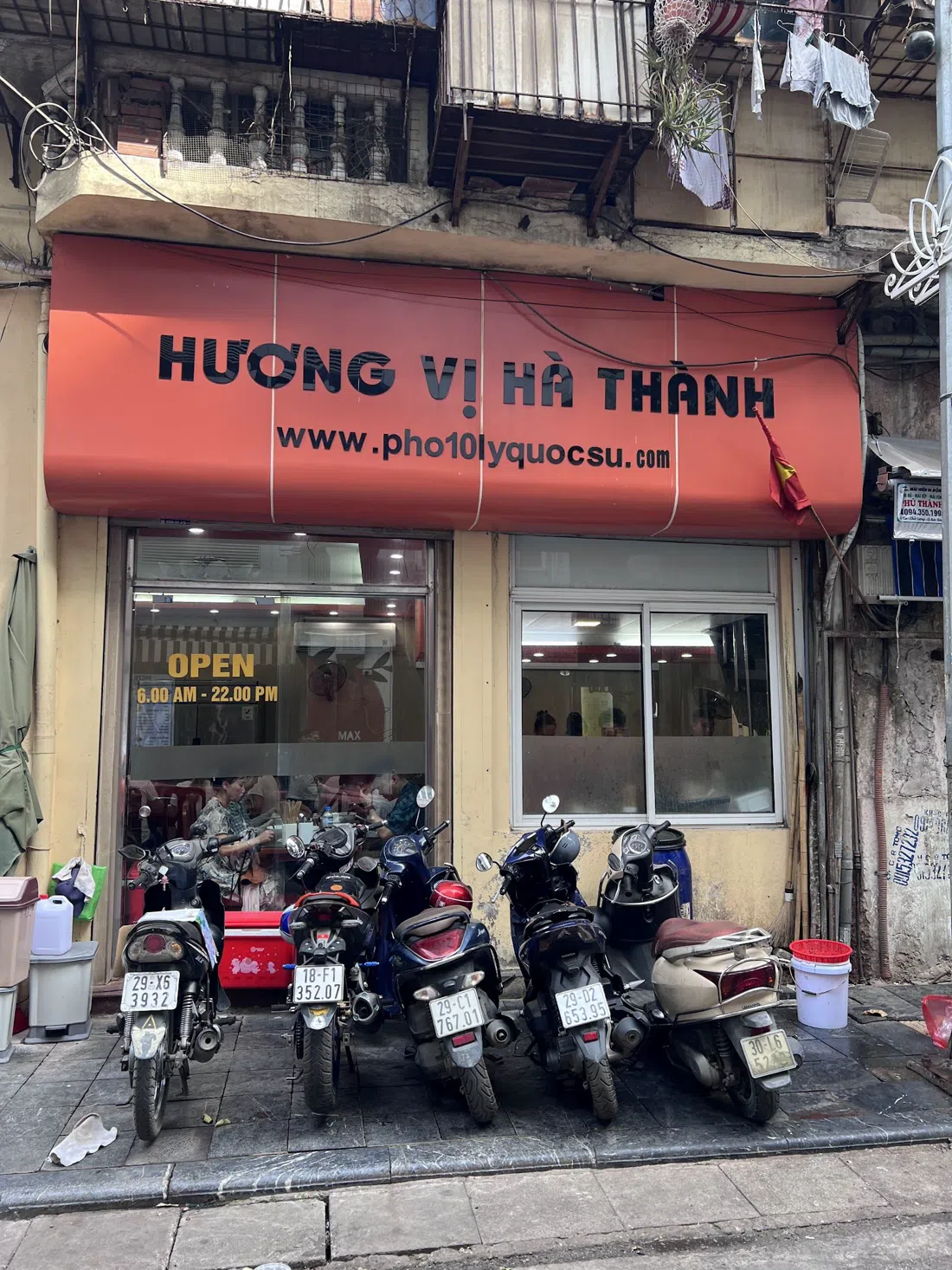 Phở 10 Lý Quốc Sư, Hanoi