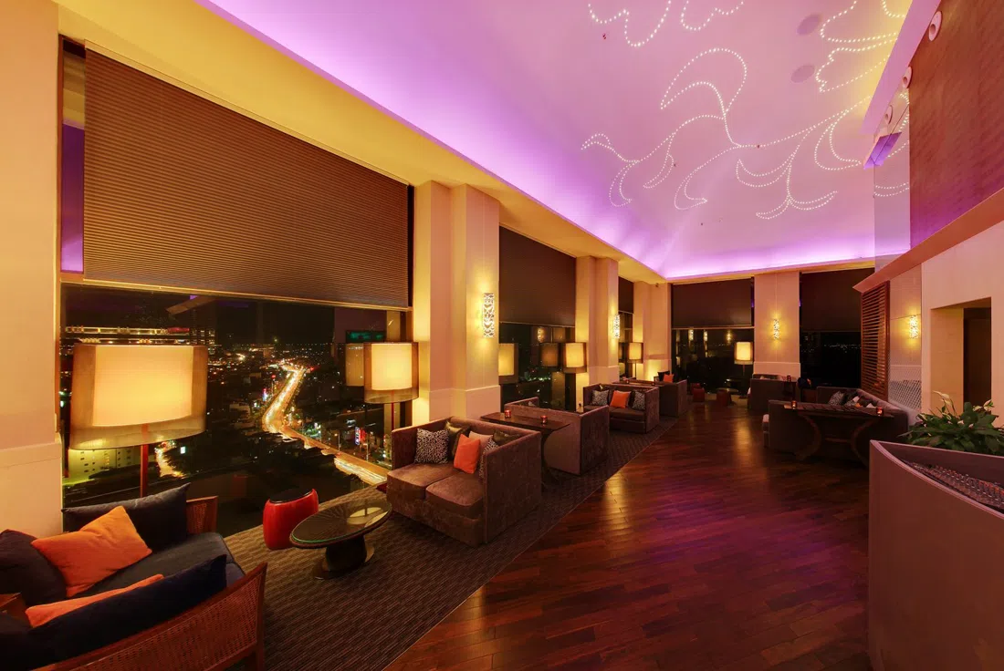 Summit Rooftop Bar, Pan Pacific Hanoi, Hanoi
