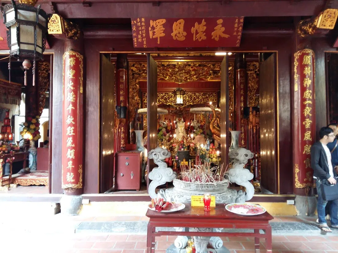 Bach Ma-tempelet, Hanoi