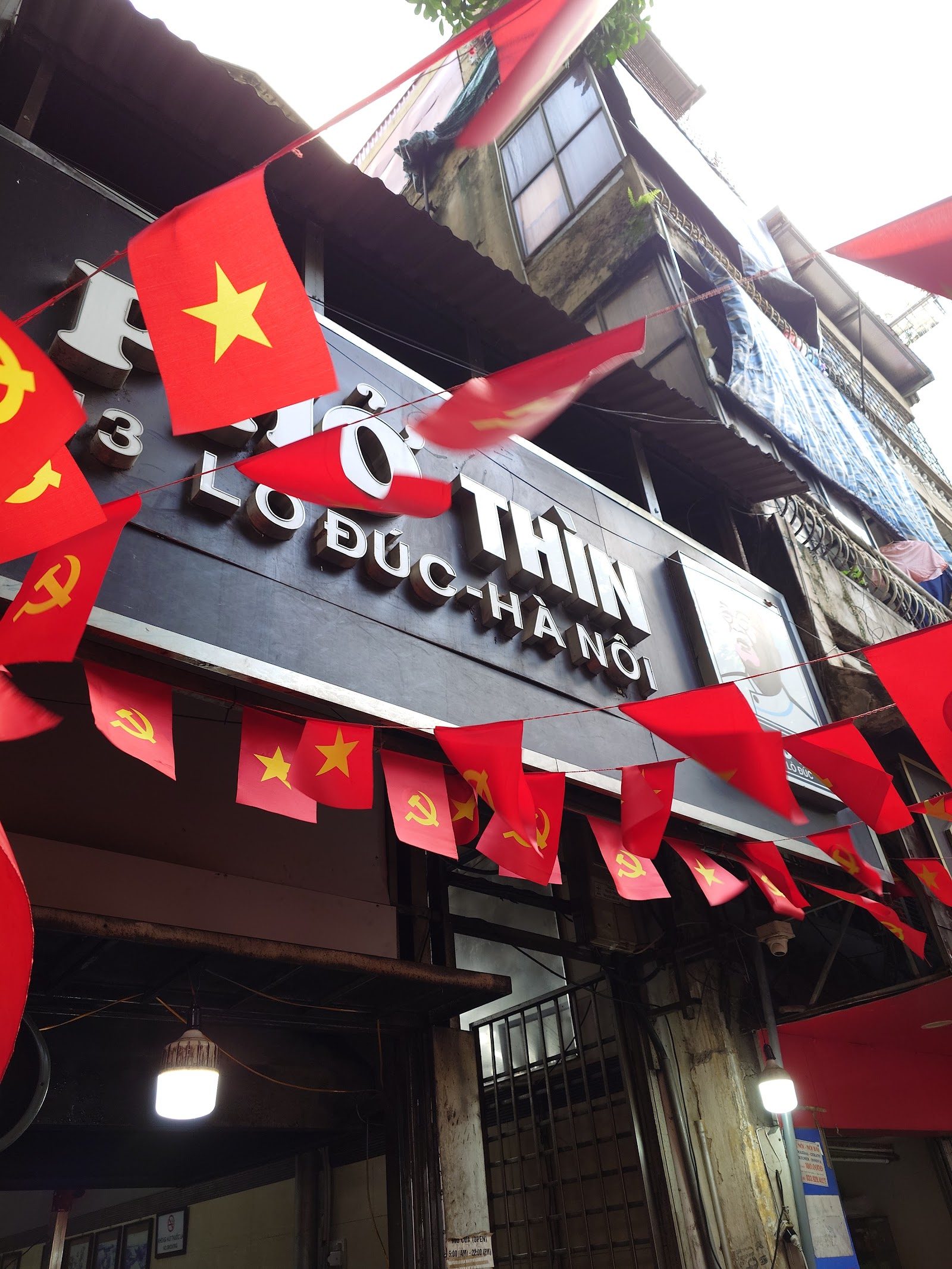 Pho Thin at 13 Lo Duc, family-run since 1979, serving stir-fried beef pho tai lan